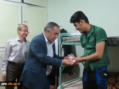سرپرست پردیس رسول اکرم (ص) اهواز به مناسبت روز معلم و در دیداری صمیمی در خوابگاه های دانشجویی حضور یافت