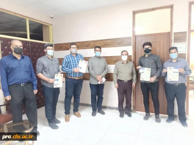  اهدائ جوایز به بردندگان مسابقه 