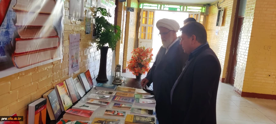 برپایی نمایشگاه کتاب به مناسبت هفته کتاب وکتابخوانی 2