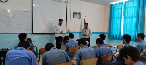 برگزاری کارگـاه ریاضیـات و کشـف روابـط بـا حـضـور اسـتـاد سید عبدالهادی آرامـی درمرکز دکتر حسابی 3