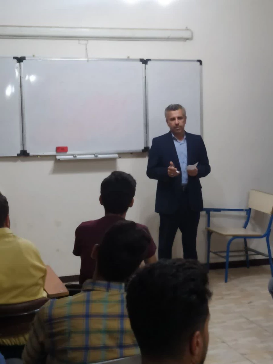 گارکاه پیرامون موضوع نقش واهمیت دانشجو معلم بعد از فارغ التحصیلی 5