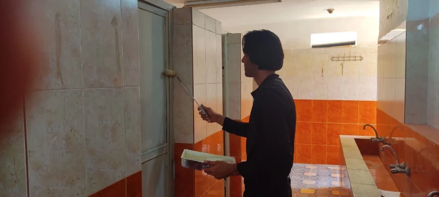 عملیات بهسازی ، بتن ریزی و رنگ آمیزی محوطه بیرونی سرویس های بهداشتی پردیس 3