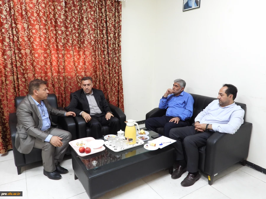 جلسه اداری معاونت پشتیبانی پردیس دکتر حاذق نژاد با واحد سرپرستی 2