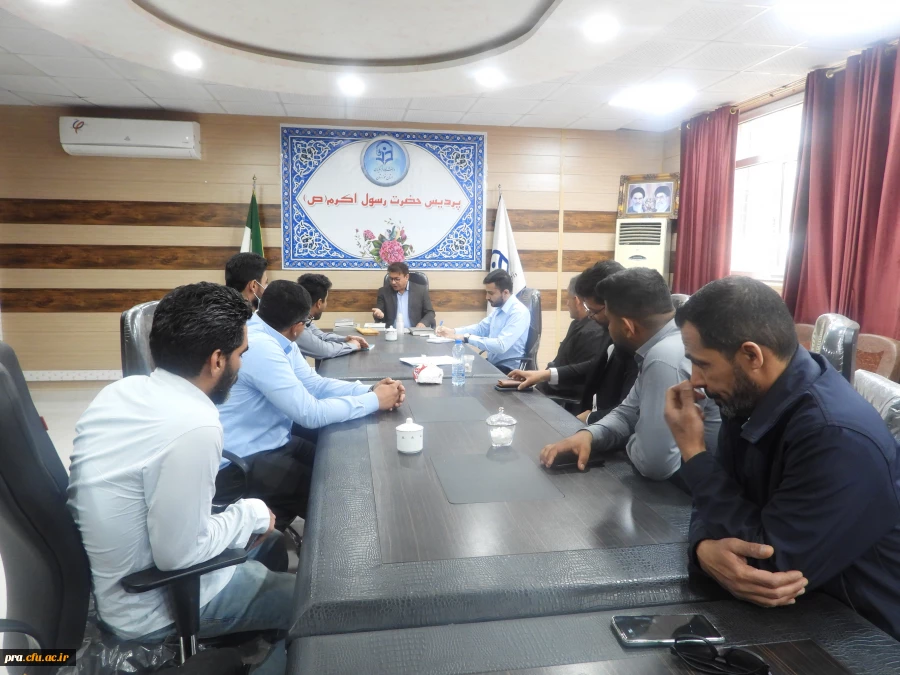 جلسه توجیهی معاونت پشتیبانی وامور دانشجویی و مسئول حراست با نگهبانان پردیس حضرت رسول اکرم و مرکز دکتر حسابی 3