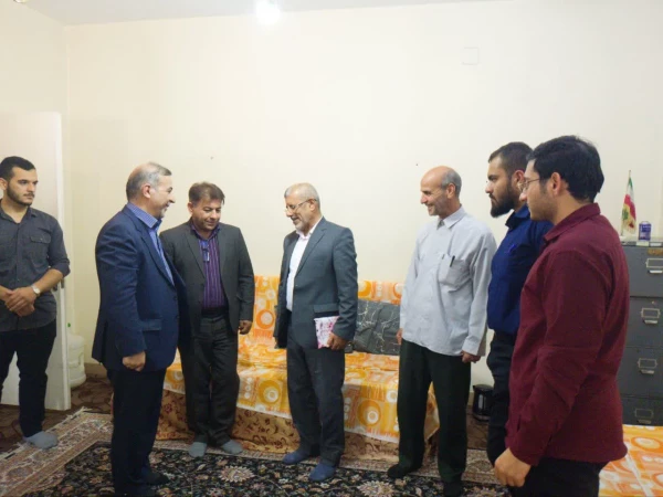 نشست و گفتگوی صمیمانه نماینده ی شورای شهر اهواز در پردیس حضرت رسول اکرم(ص)  2