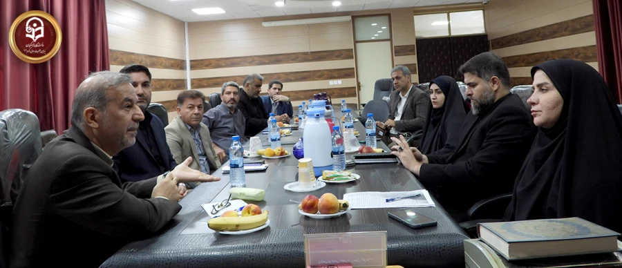 نشست هم اندیشی جهت رفع چالش های پردیس رسول اکر(ص) اهواز با حضور مدیرکل سیاسی- اجتماعی استانداری، فرماندار و شهردار شهر کارون برگزار گردید 6